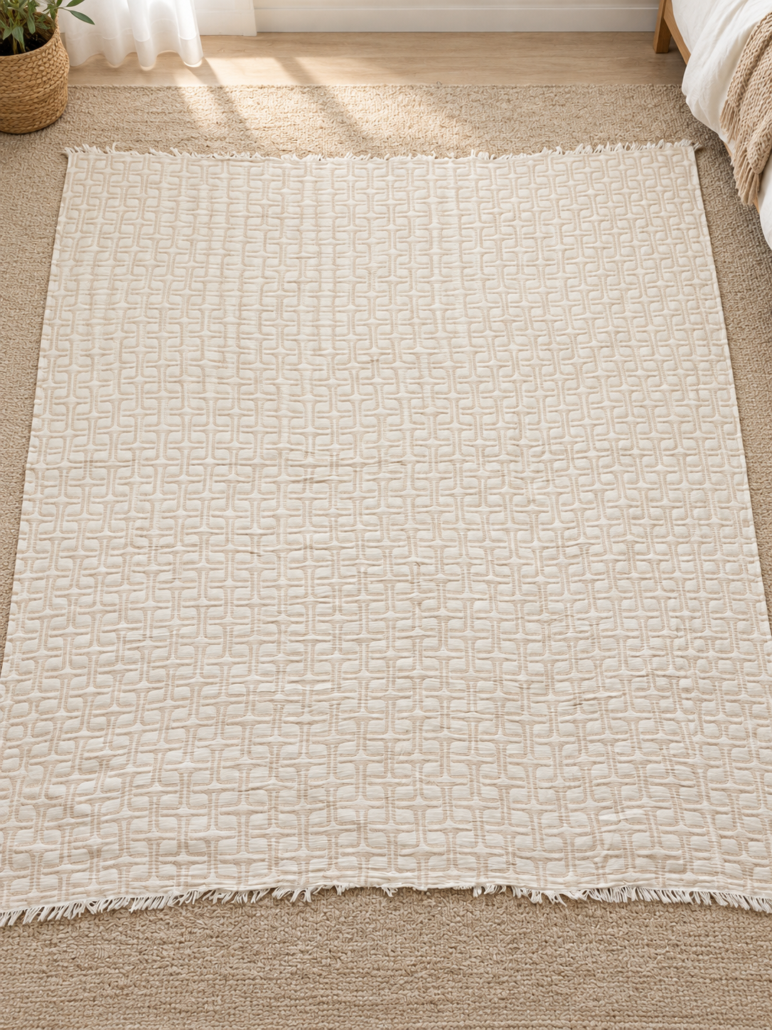 100% Cotton Geometric Quilt Blanket – Ivory & Beige, 90 × 100 cm